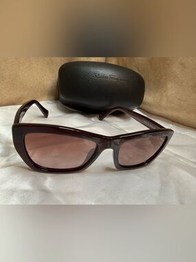Salvatore Ferragamo SF958S Burgundy Oversized Sunglasses 55□19 Italy w/ Case